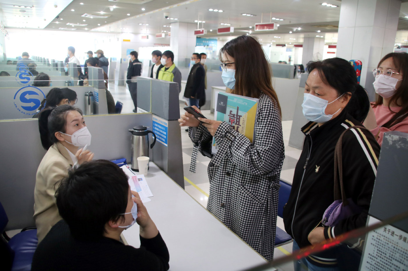 图片新闻 苏州举行春季人才线下招聘会