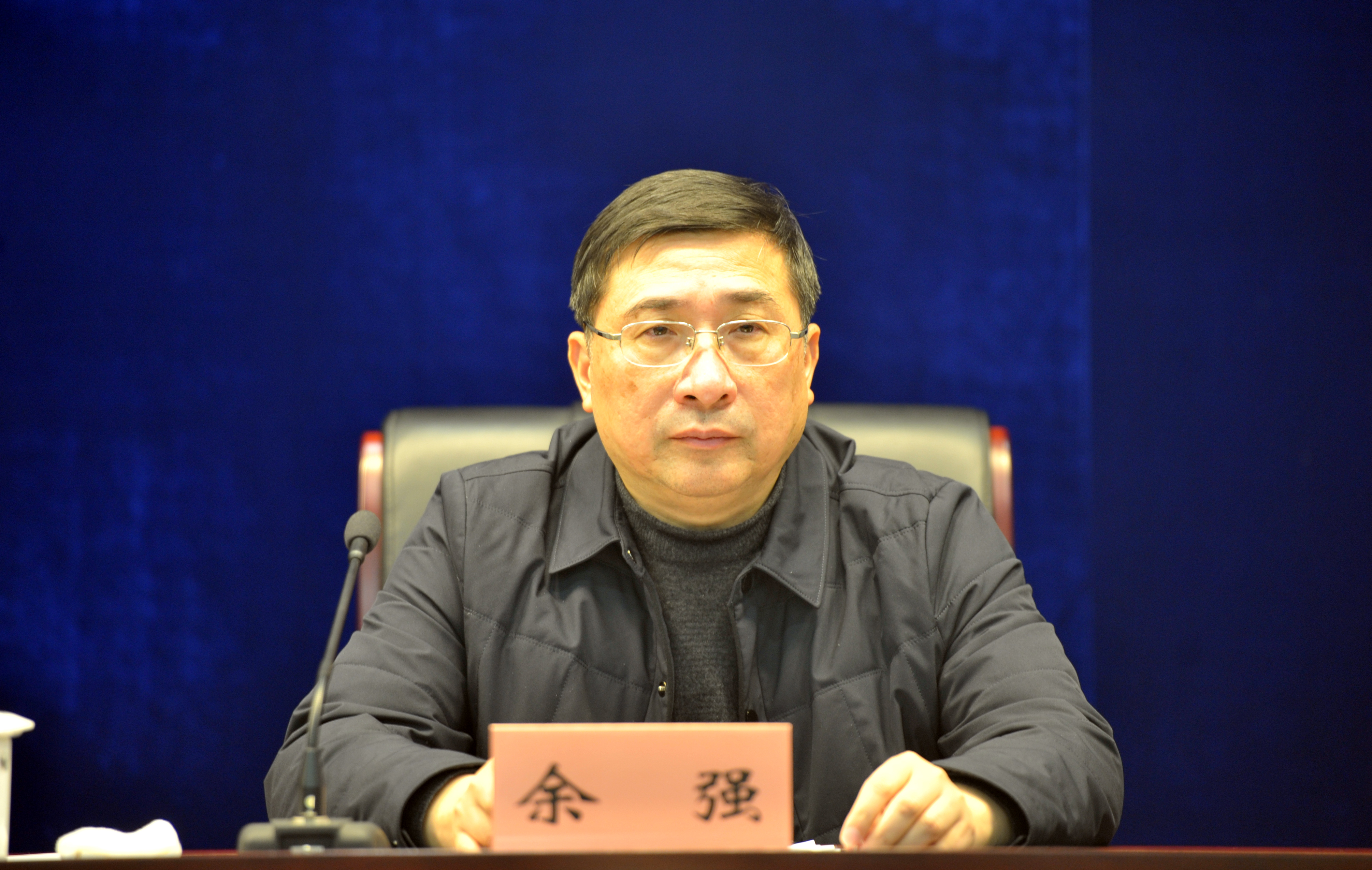 省人力资源社会保障厅二级巡视员 余强