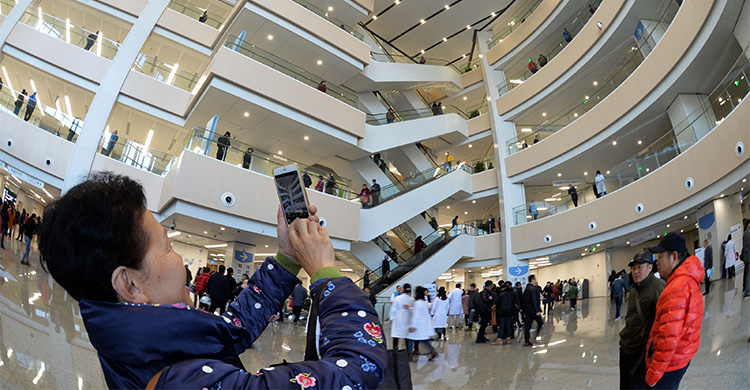 江苏省人民政府 图片新闻 江苏省人民医院新门诊大楼启用