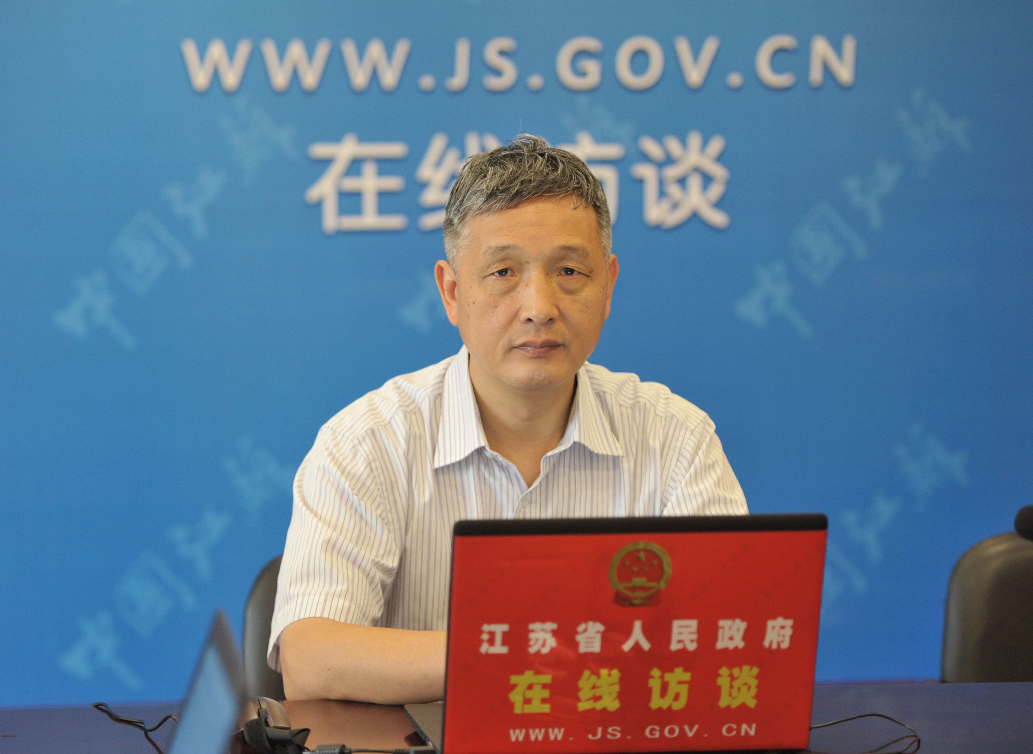 省新闻出版广电局党组成员、副局长 尹晓平