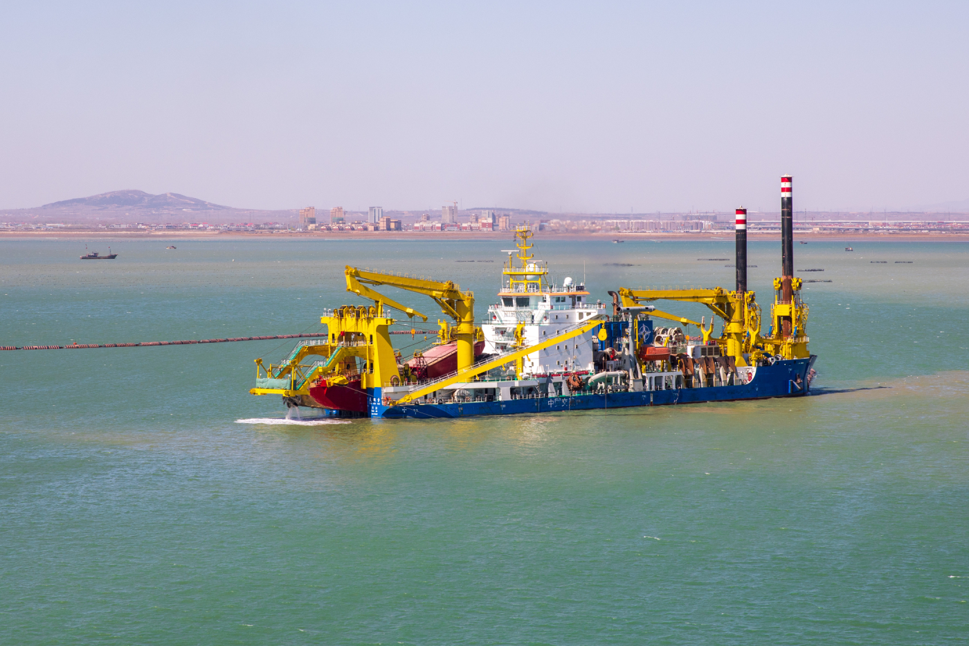 连云港港赣榆港区10万吨级航道延伸段工程全面复工复产