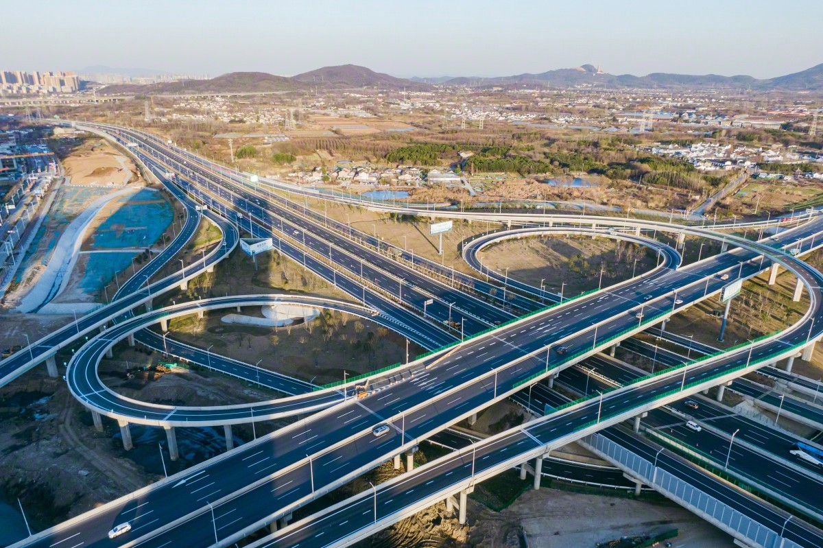 宁马高速改扩建工程南京段全线通车
