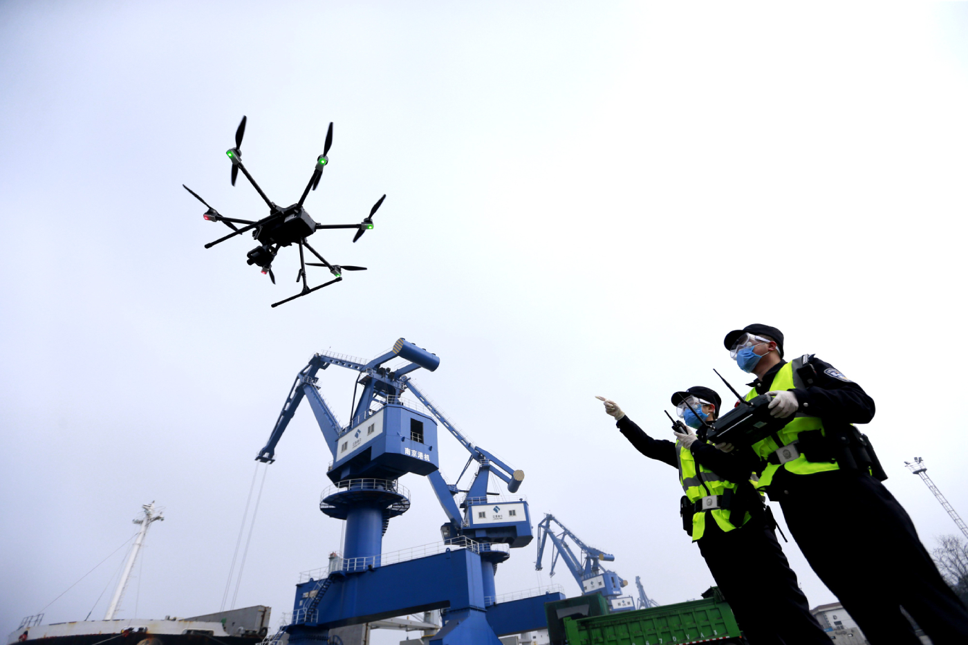 江苏出入境边防检查总站南京港出入境边检站开展了全时段"天网"行动