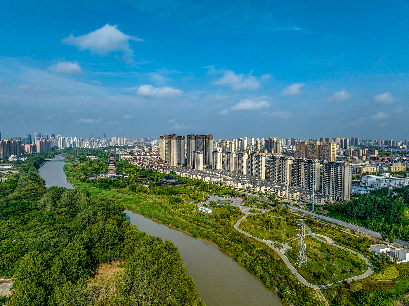 许昆林主持召开省政府常务会议