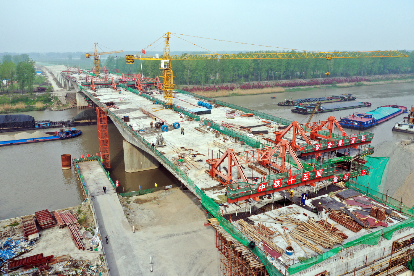 宝应:京杭运河特大桥复工建设忙
