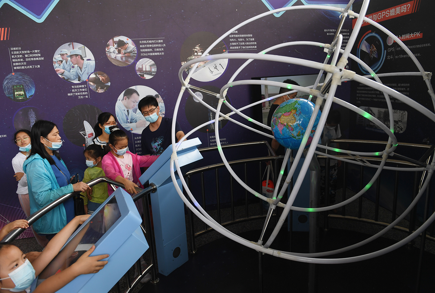 "新中国科技成就展"来宁展出