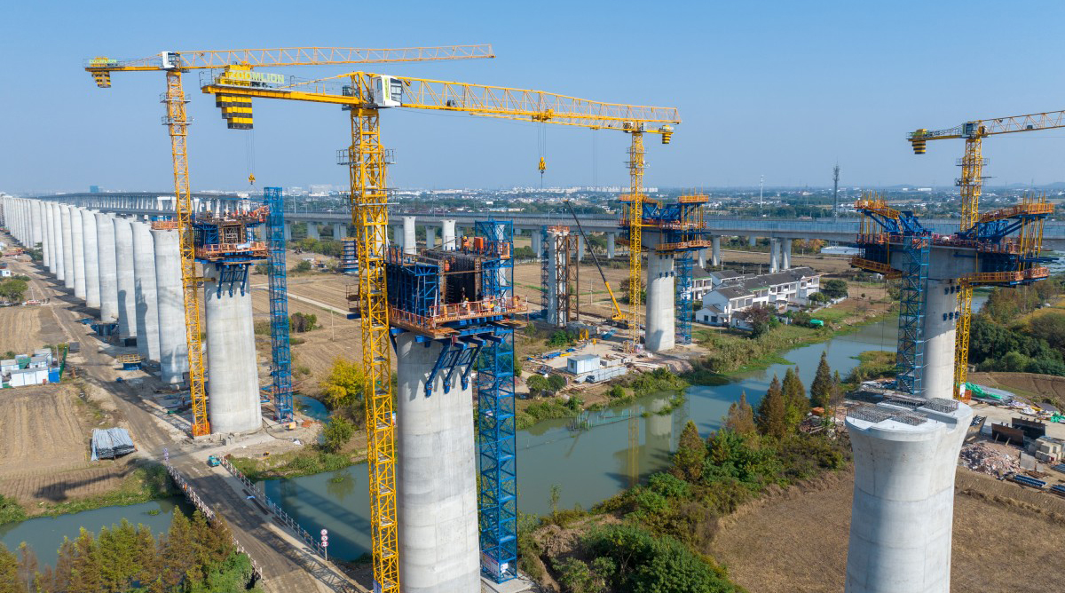 通苏嘉甬铁路张家港段建设忙