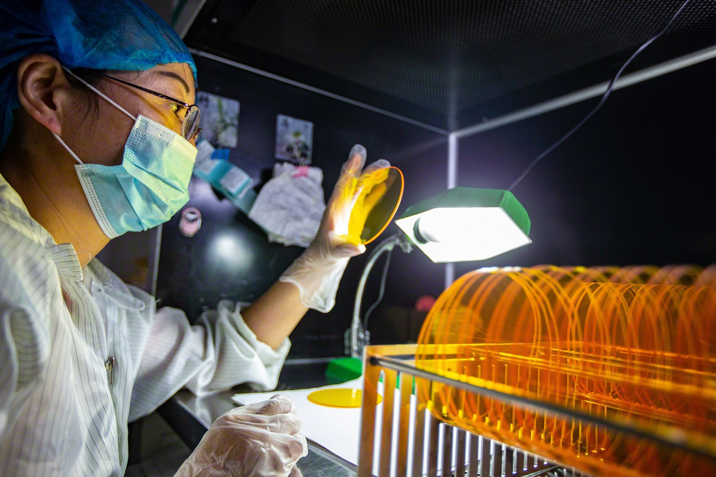 海安出口光学玻璃生产忙